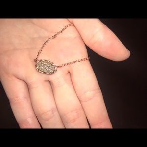 Small pendant necklace